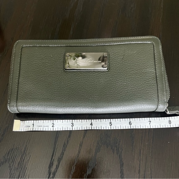 KENNETH COLE Wallet - Picture 5 of 5